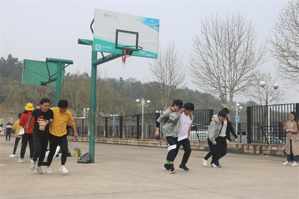新闻学院学生会举办春季趣味运动会